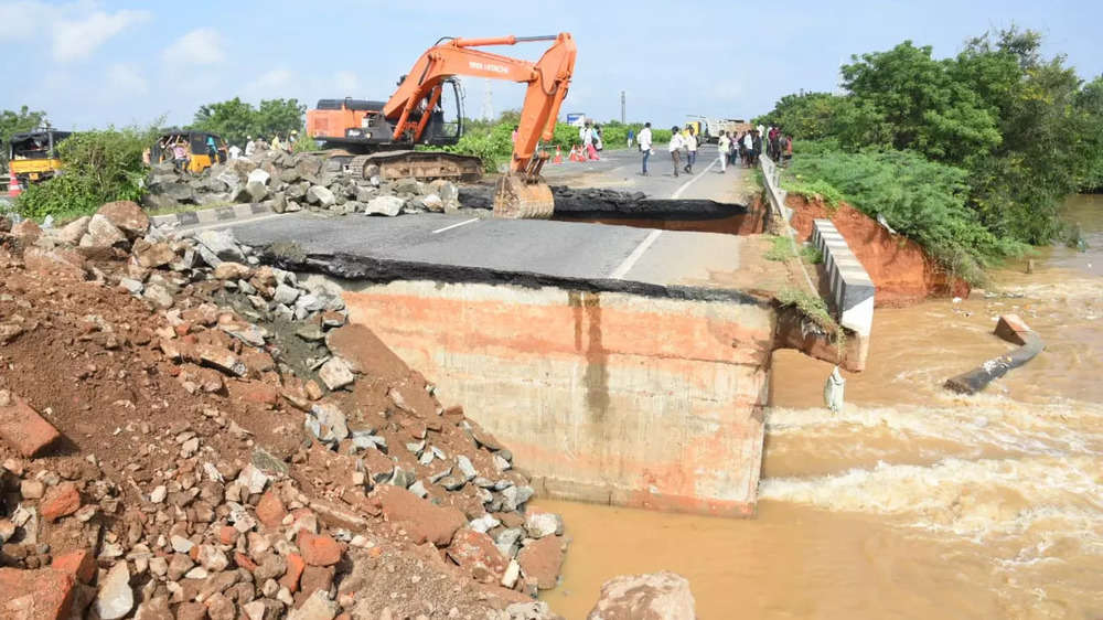 Flood situation grim, Tirupati remains cut off