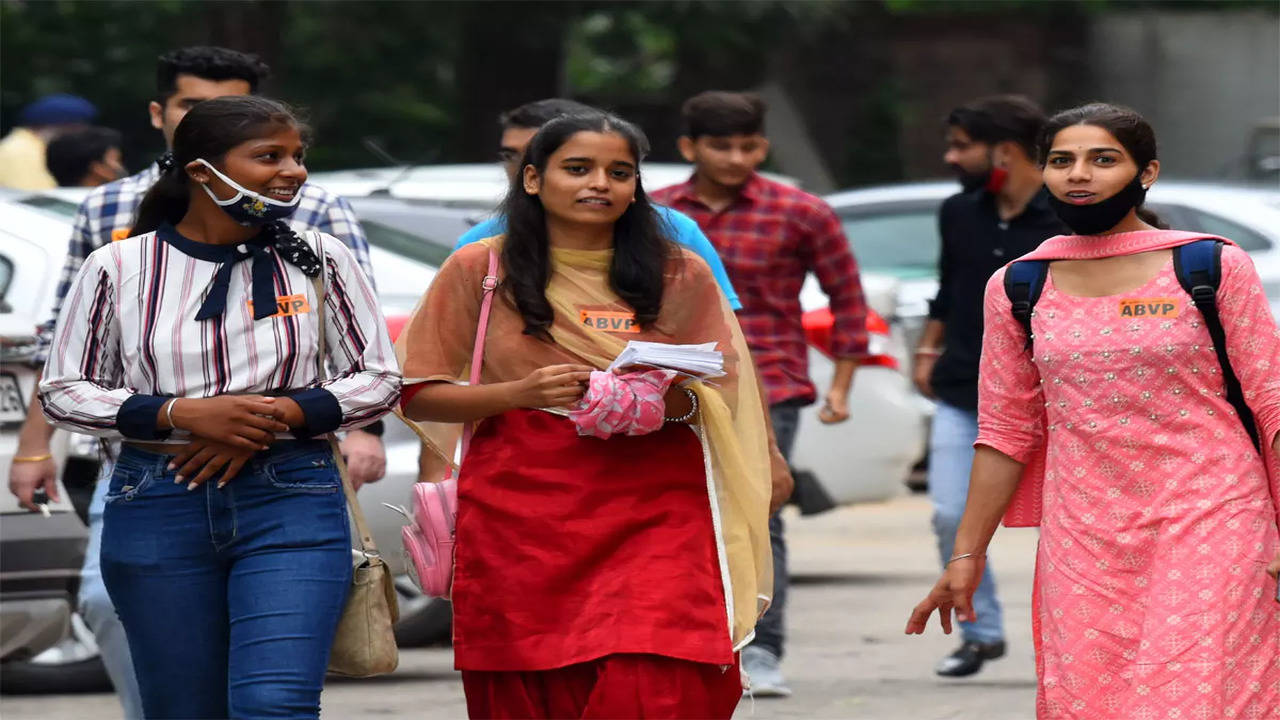 What is the dress code for MOP Vaishnav College? - Quora