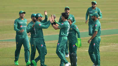 3rd T20I: Pakistan restrict Bangladesh to 124/7