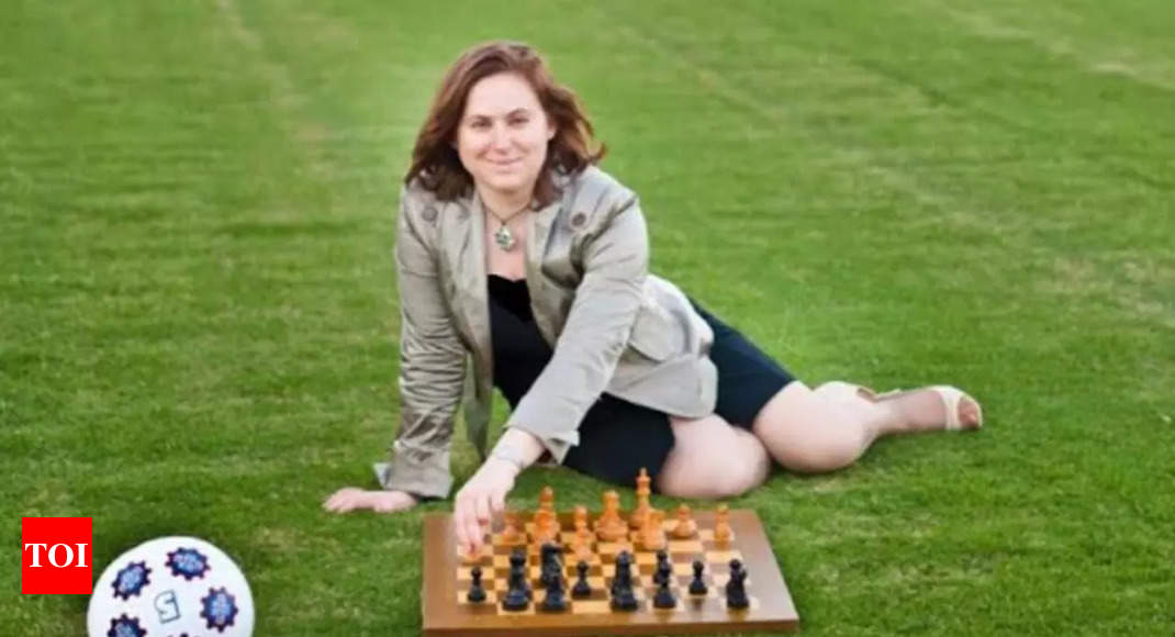 Magnus Carlsen gets tricked by Judit Polgar aka the chess queen #chess