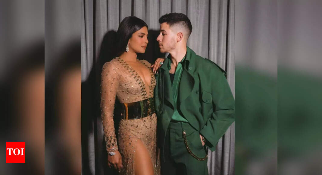 Priyanka Chopra drops 'Jonas' from her social media accounts; netizens speculate rift | Hindi Movie News - Times of India Priyanka Chopra drops 'Jonas' from her social media accounts; netizens speculate rift | Hindi Movie News - Times of India