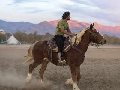 Liger star Vijay Deverakonda turns into ‘howdy rowdy’ in Vegas as he rides horses with Ananya Panday