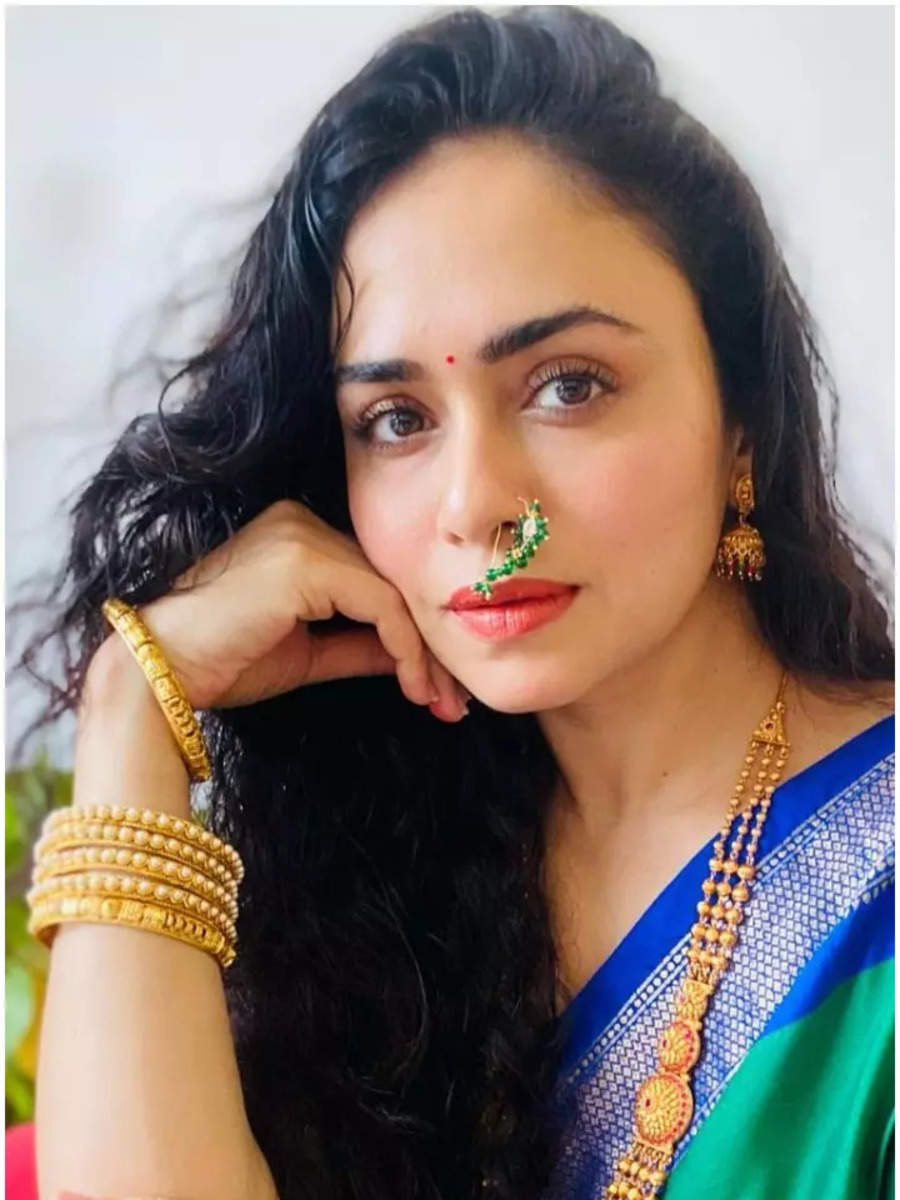 Birthday Girl Amruta Khanvilkar Shows How To Style A Sari | Times Of India