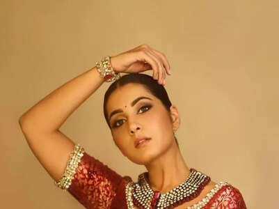 Raashi Khanna pictures in different outfits