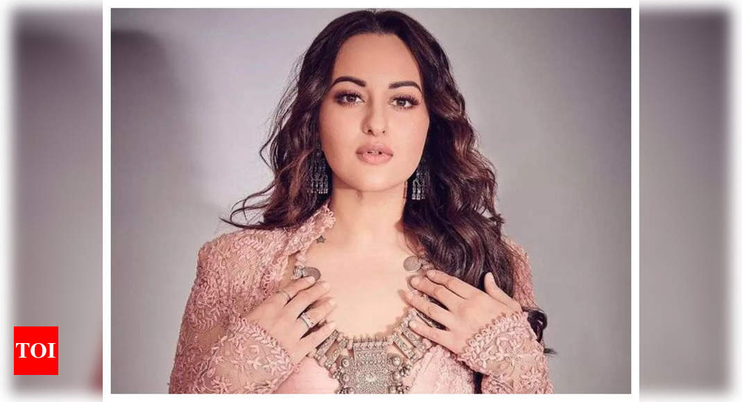 Sonakshi Sinha shoots for the last schedule of Double XL in Delhi; makers aim at 2022 release Hindi Movie News