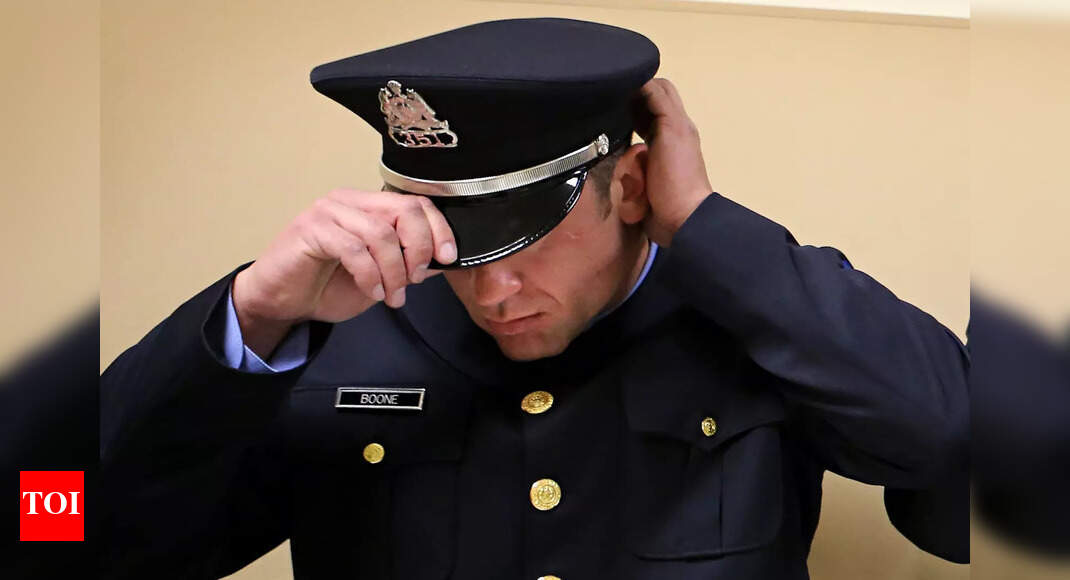 St Louis officer gets short sentence in attack on colleague