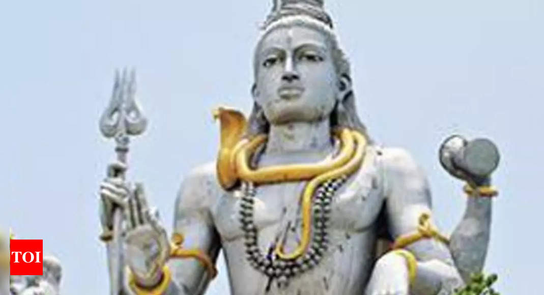 Shiva statue murudeshwara hi-res stock photography and images - Alamy