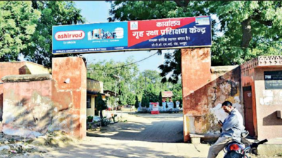 After a nearly six decades-old legal battle with the Golechas, the Jaipur Municipal Corporation finally got the prime land worth hundreds of crores of rupees on MI Road, but the dream of a Town Hall remains a dream as the said land is trapped in a legal tangle.