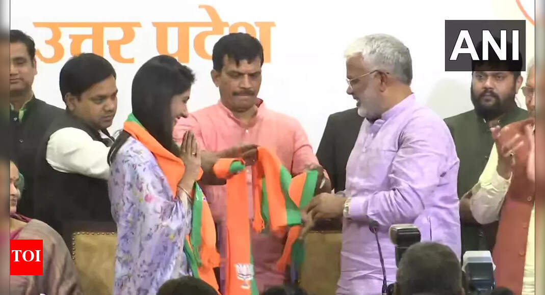 Uttar Pradesh Rebel Congress Mla Aditi Singh Joins Bjp Lucknow News Times Of India