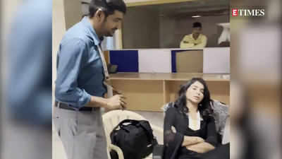 Video: Sathish plays a prank on Pavithra on the sets of 'Naai Sekar'