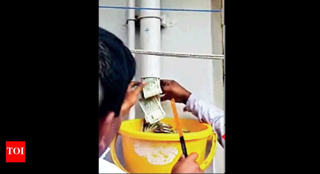 Karnataka: ACB &lsquo;drains&rsquo; lakhs of rupees from pipe in Kalaburagi house