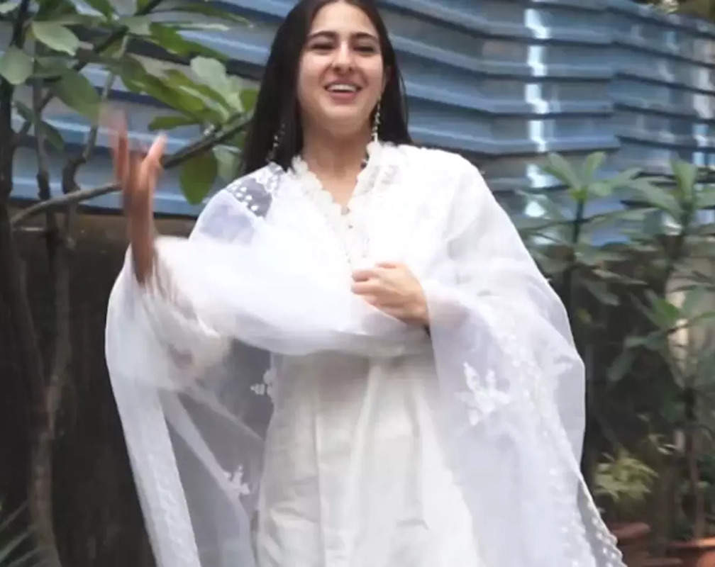 
Sara Ali Khan a ‘vision in white’ at trailer launch of ‘Atrangi Re’
