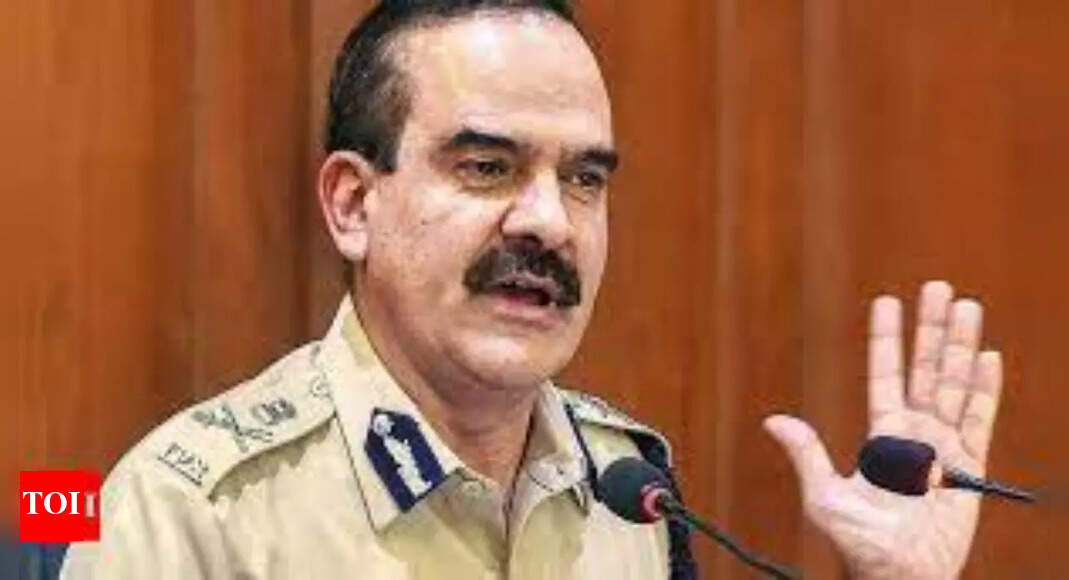 Declared absconder, IPS officer Param Bir Singh appears before Mumbai police in extortion case