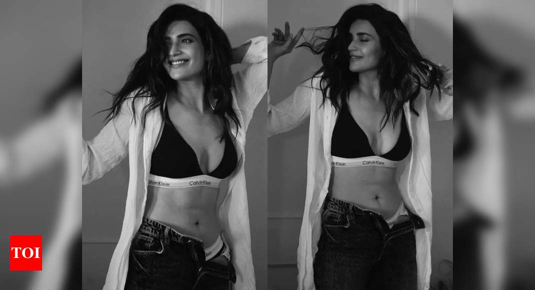 Karishma Tanna's bikini set and unbuttoned denims are too hot to handle -  Times of India