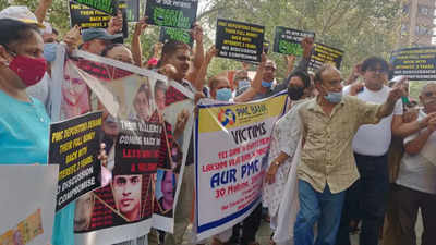 Mumbai: PMC depositors protest 10-year wait for their money