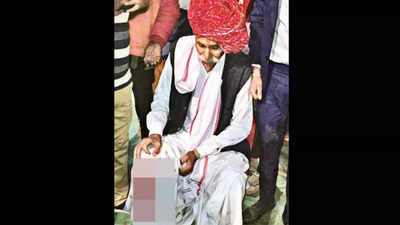 Jaipur: Dalit groom attacked for riding horse in police presence, 10 held