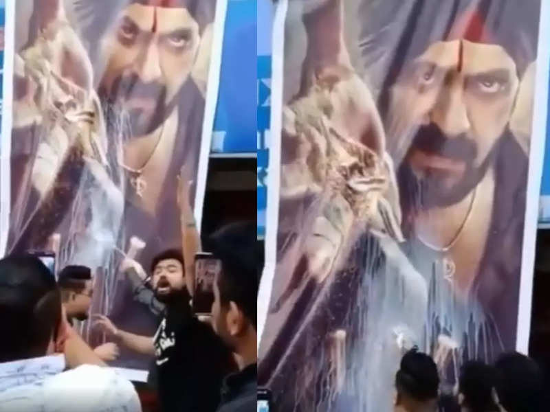 Fans bathe Salman Khan’s ‘Antim’ poster with milk; actor urges everyone to donate instead of wasting milk