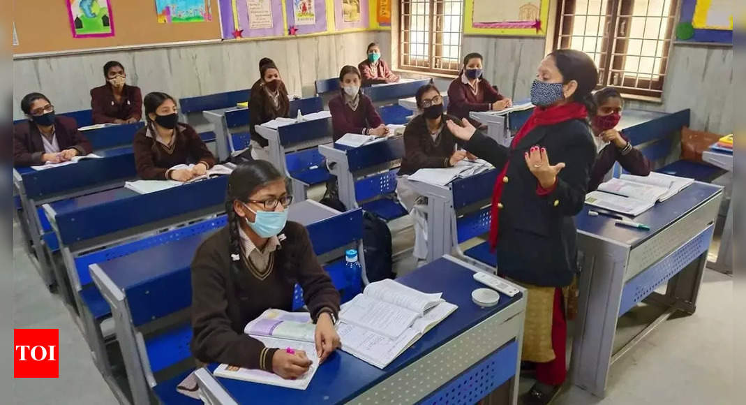 Schools Reopening In Delhi: Delhi Schools To Reopen After Pollution ...