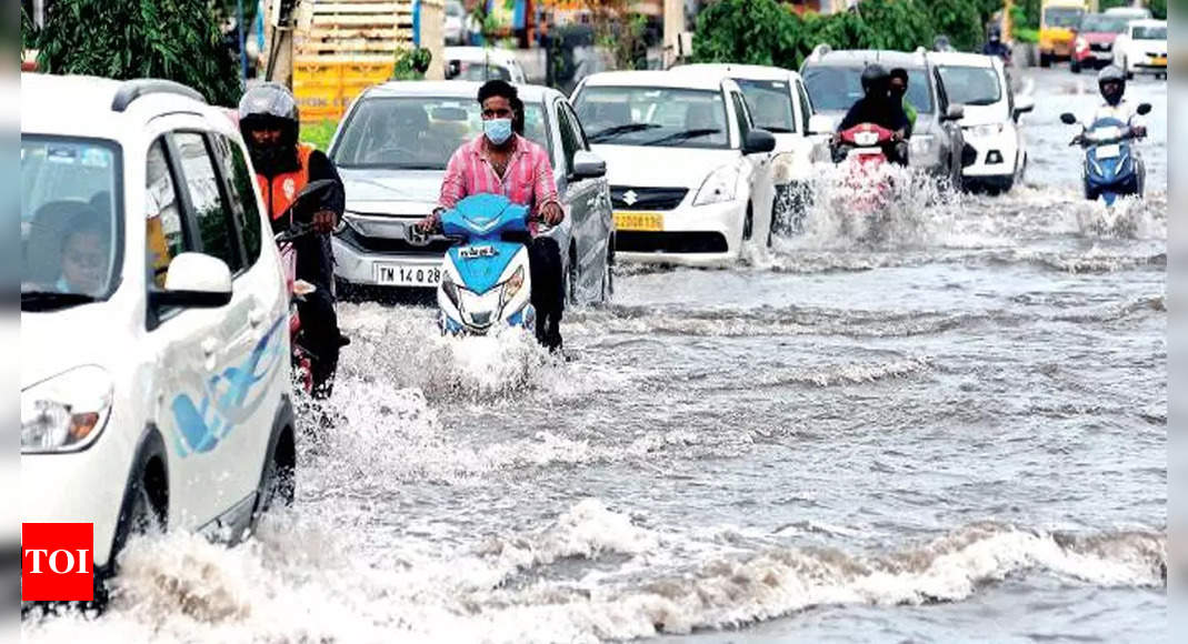 TN rain: Parts of OMR flooded, Thazhambur cut off