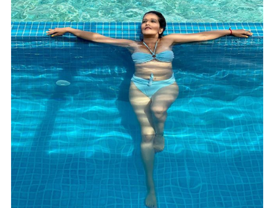 Bhojpuri actress Monalisa stuns in a blue bikini; see pic