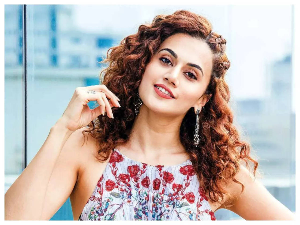 Did you know Taapsee Pannu underwent chemical treatment to straighten her curly  hair? | Hindi Movie News - Times of India