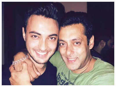 Aayush Sharma spills the beans on Salman Khan's simple lifestyle, says he sleeps on the floor and doesn't care about fancy food