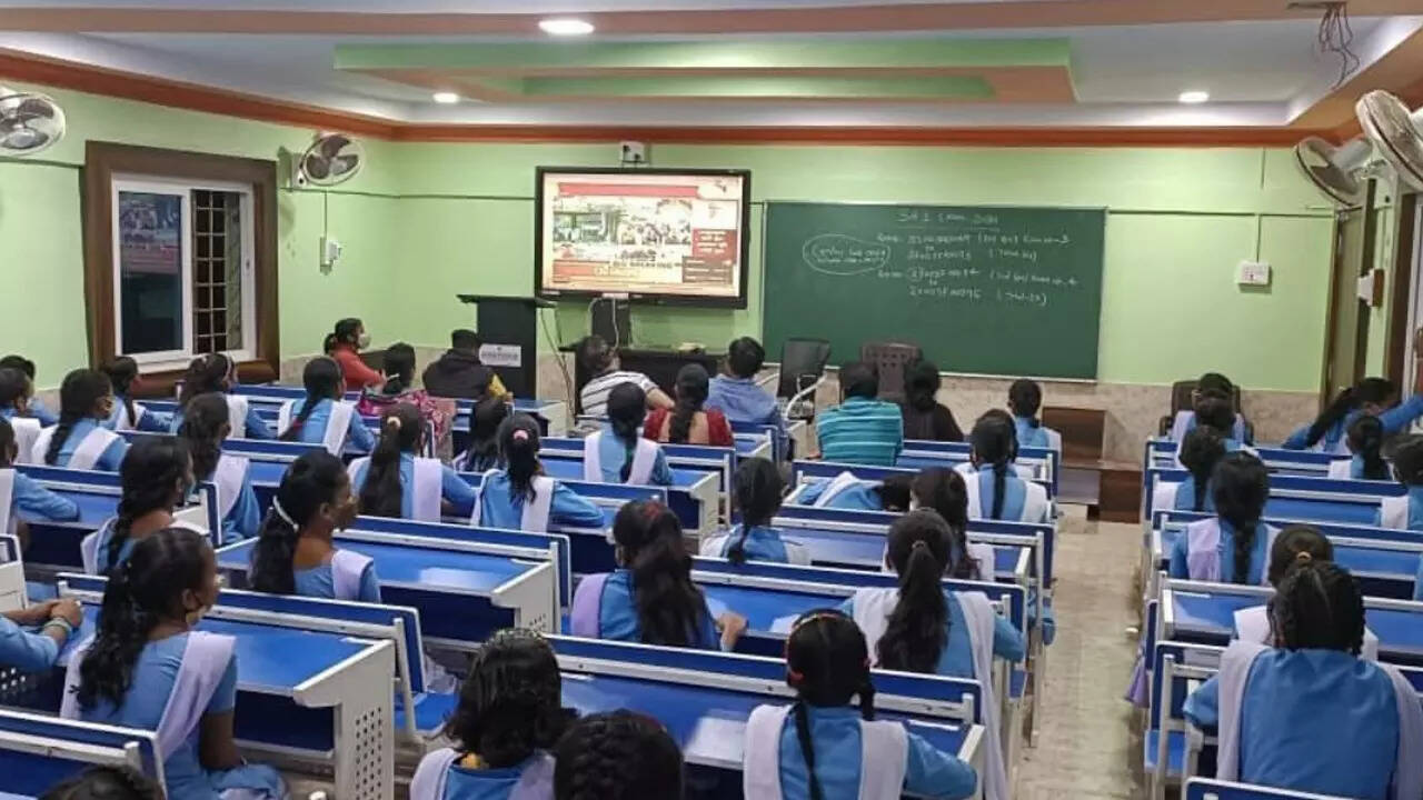 Odisha government completes phase one of 5T school transformation program,  3,300 more to be transformed by March 2022 | Bhubaneswar News - Times of  India