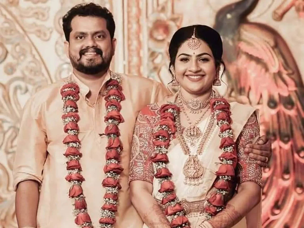 Santhwanam actress Apsara got hitched to director Alby Francis ...