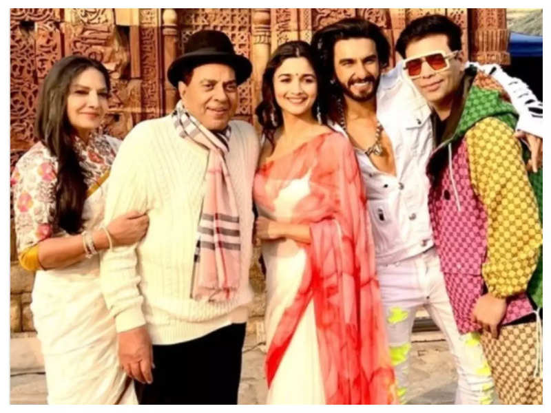 THIS colourful BTS photo of Dharmendra with Ranveer Singh, Alia Bhatt, Shabana Azmi and Karan Johar from the sets of 'Rocky Aur Rani Ki Prem Kahani' is unmissable!