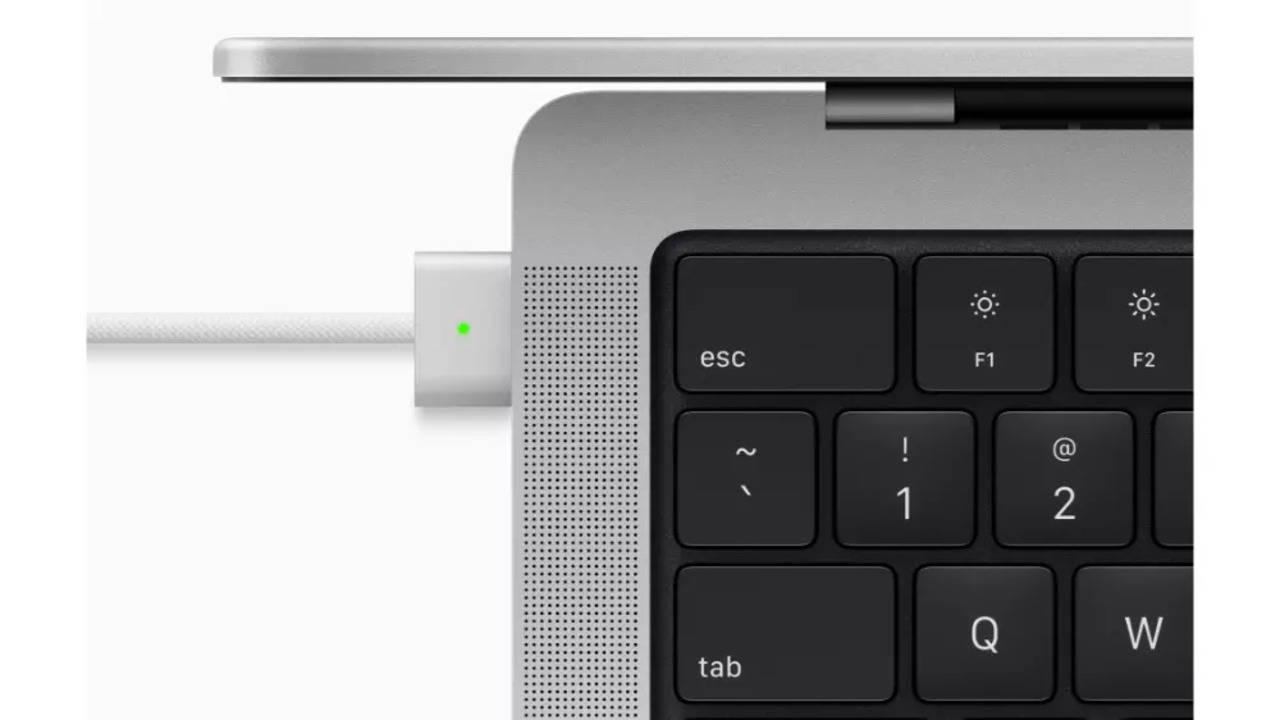uophørlige Marco Polo italiensk Some MacBook Pro owners are complaining about MagSafe 3 charging, here's  why - Times of India