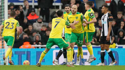 Premier League: Norwich deny 10-man Newcastle first win of the season