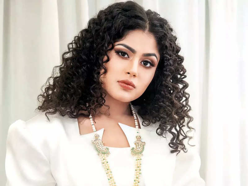 Faria Abdullah: To shake a leg with Nagarjuna in a special number is a dream come true