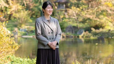 Japan emperor's daughter Aiko turns 20, throne not in sight