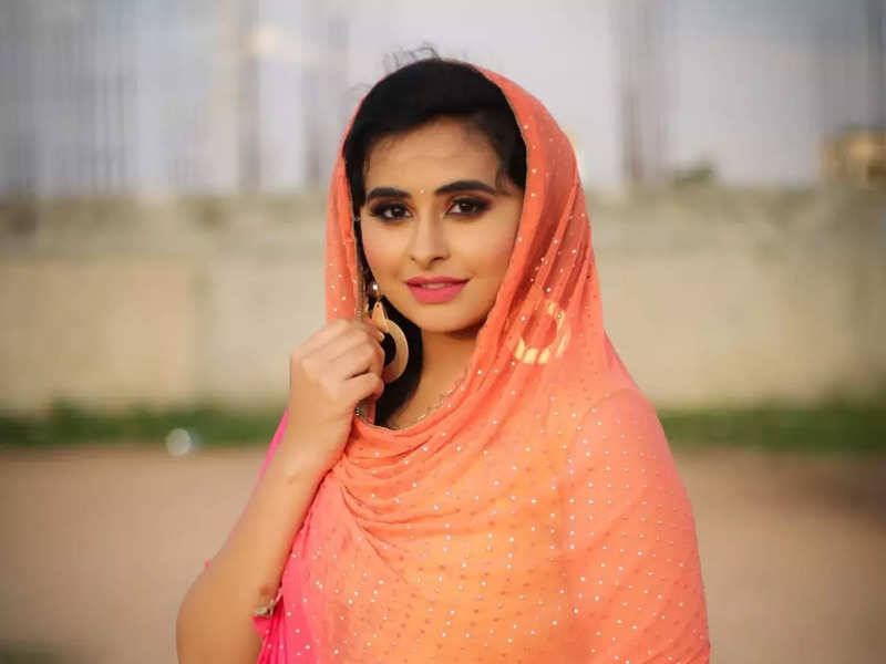 Sanjana Burli shoots for Puttakkana Makkalu teaser