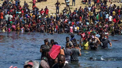 Thousands of Haitians gather at encampment in southern Mexico, demanding help