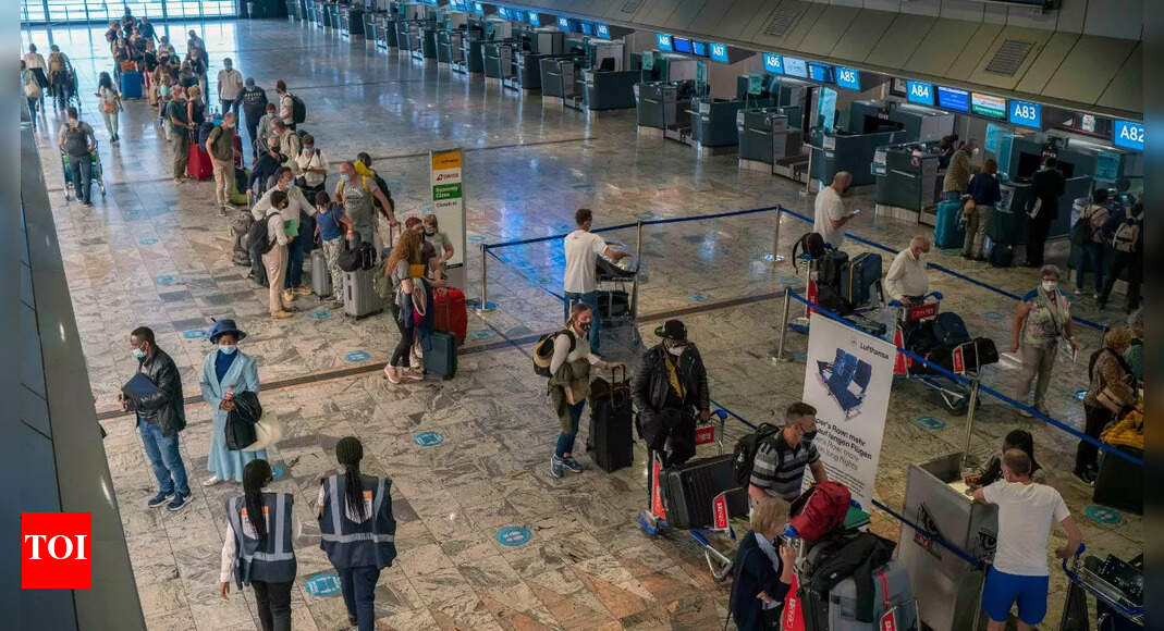 Omicron variant may be less lethal in India, epidemiologist says