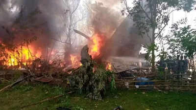 Salvadoran military plane crashes in Pacific, 2 dead