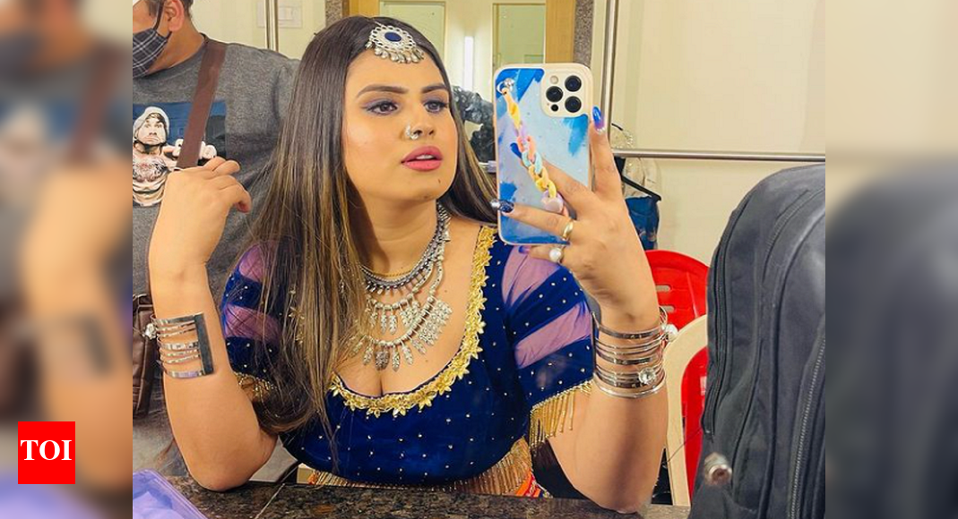 Pragati Bhatt shows her amazing expressions on Salman Khan and Urmila