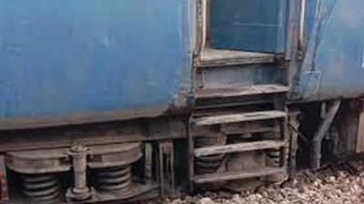 Odisha: Duranto Express derails in Jajpur, no injuries