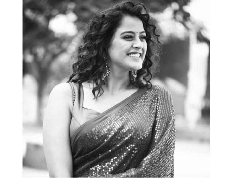 'Naya Vivah': Yamini Singh shares a happy monochrome click from the set