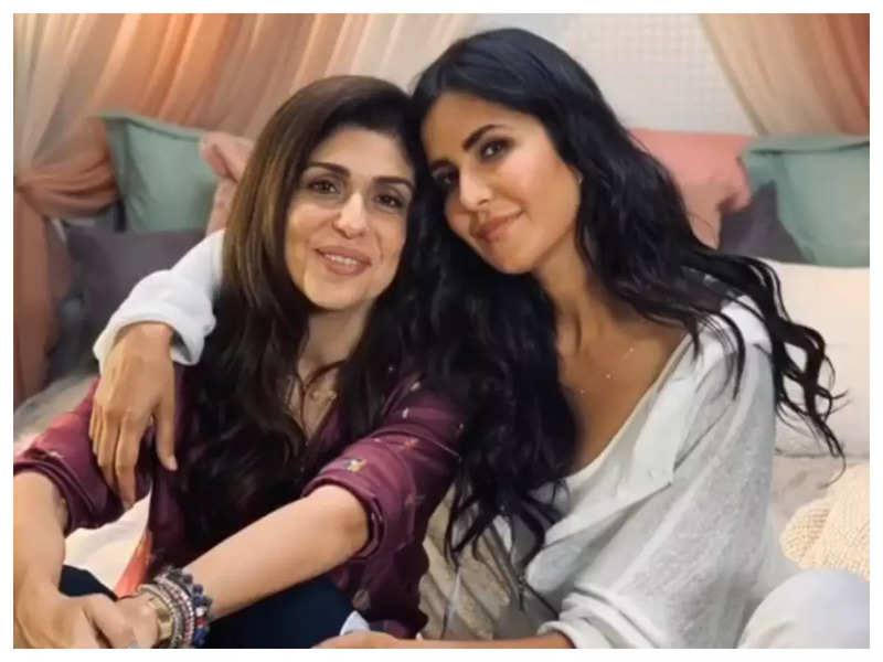 Wedding preparations begin! Katrina Kaif's close friend and fashion stylist Anaita Shroff Adajania reaches the actress' residence – Watch video