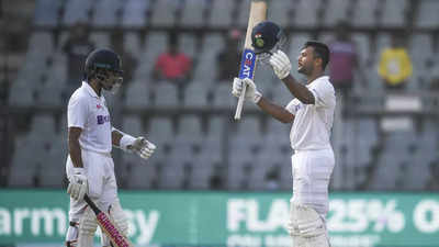 India vs New Zealand, 2nd Test Day 1: Mayank makes a statement with hundred as India score 221/4 despite Pujara-Kohli failure