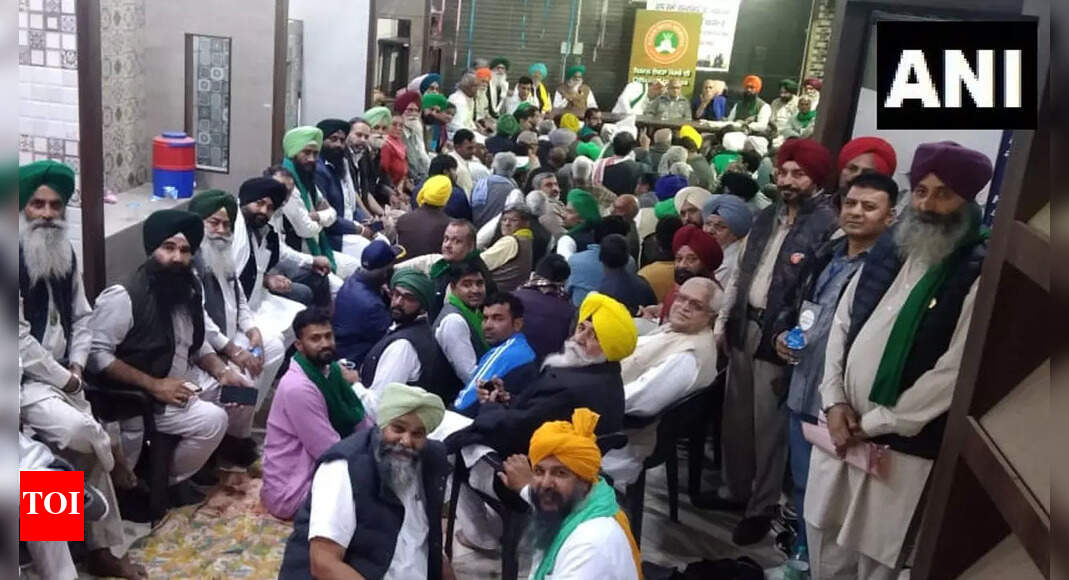 Live: Protesting farmers form panel to hold talks with govt