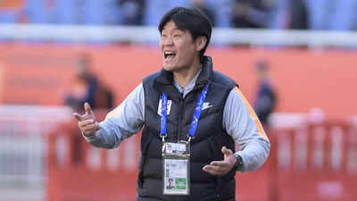 New man Li Xiaopeng facing same old problems as China coach