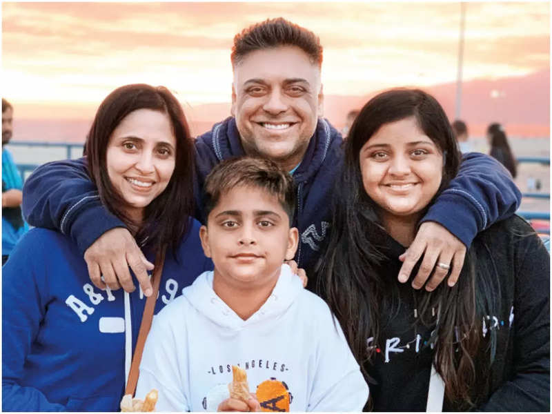 Ram Kapoor with his wife Gautam and their children - Sia and Aks
