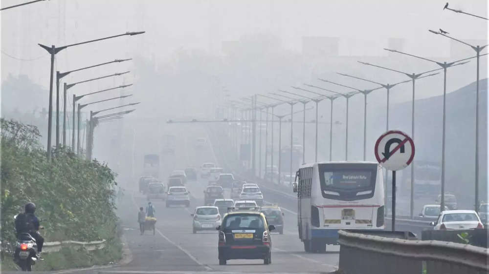 In pics: Dense fog engulfs Mumbai, visibility dips | The Times of India