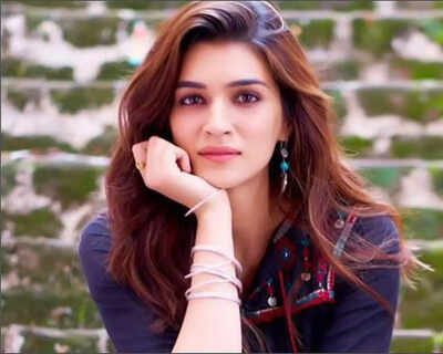 Will Kriti Sanon ever try a live-in relationship? Actress reacts