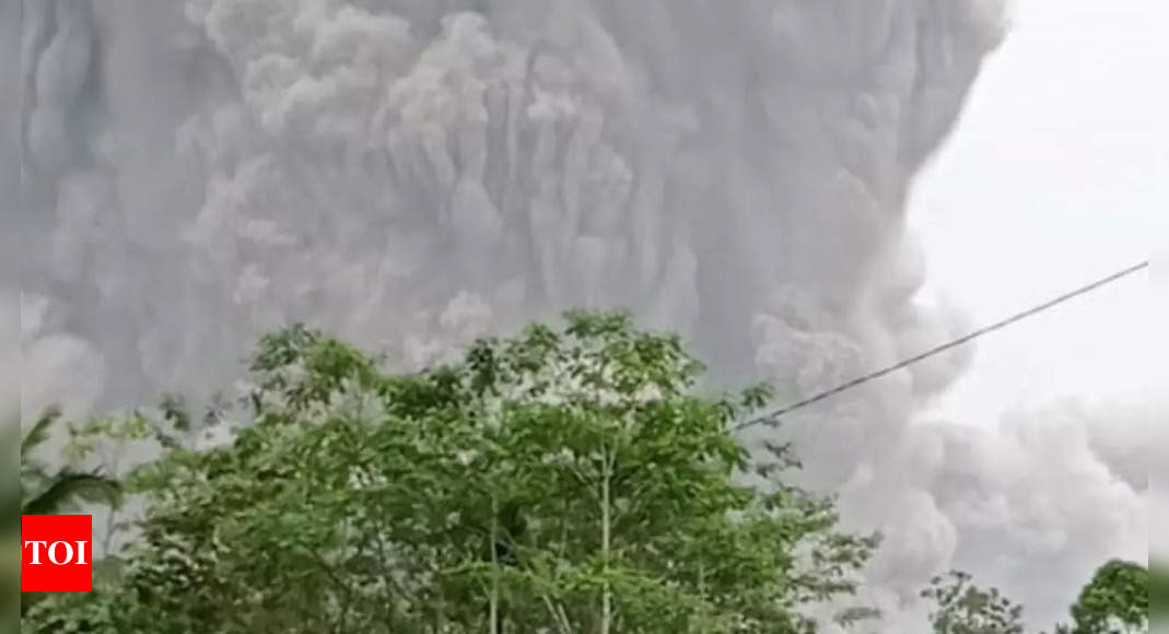 indonesia-volcano-eruption-kills-one-dozens-injured-times-of-india
