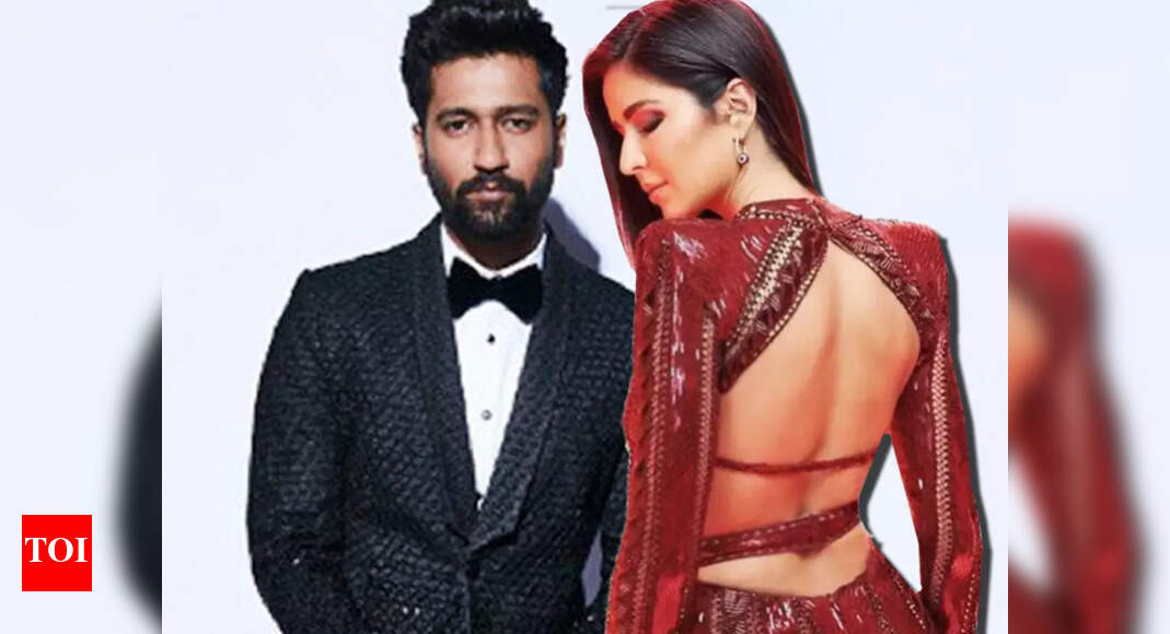 Live: Vicky Kaushak & Katrina Kaif arrive at their wedding venue