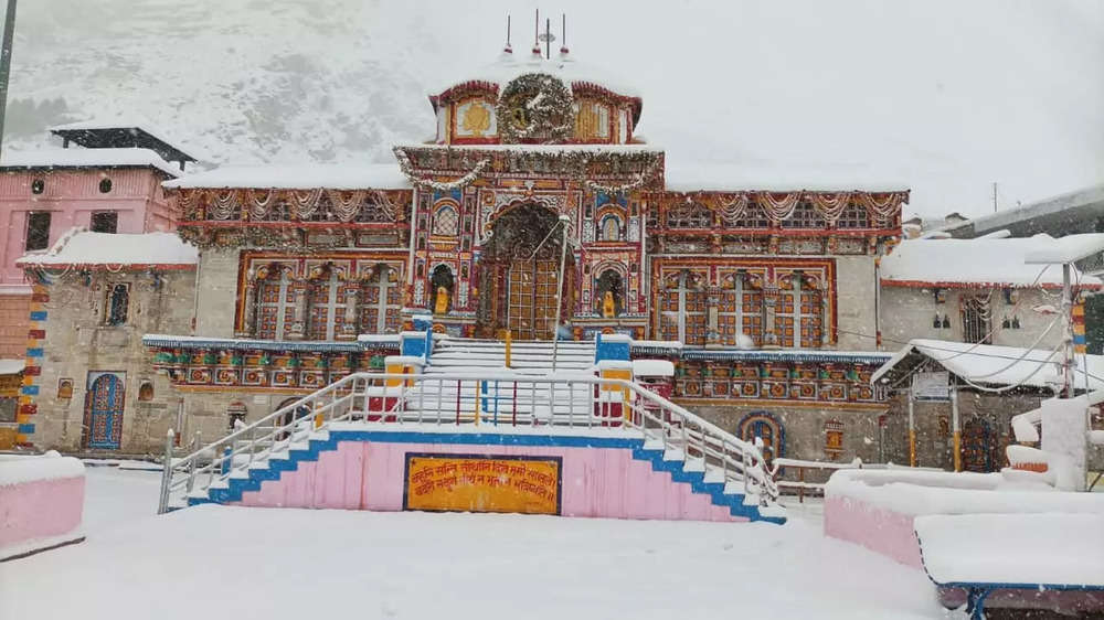 In pics: Chamoli wrapped in thick blanket of snow